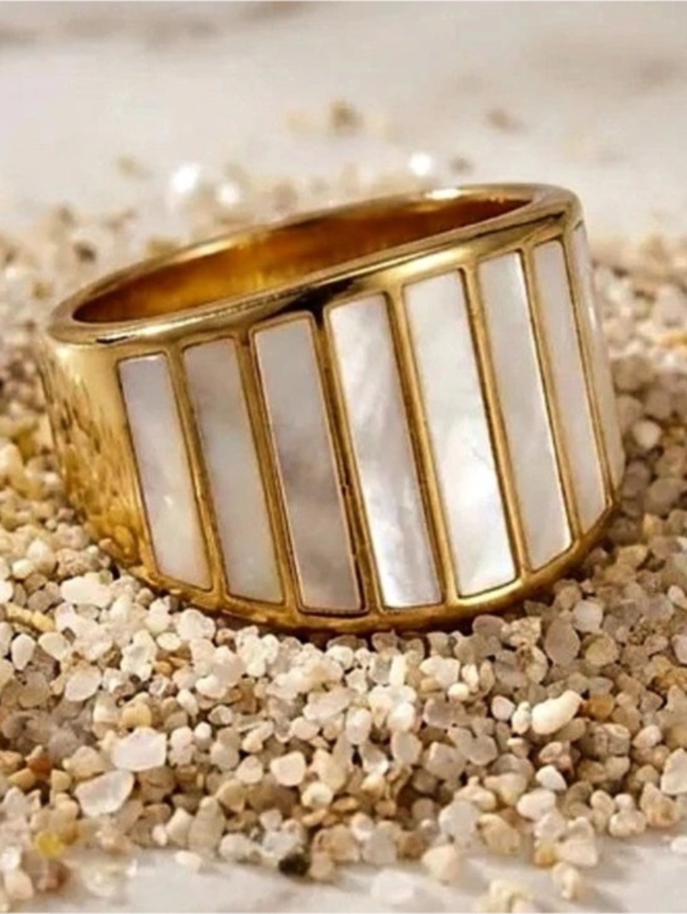 Meideya Striped Mother of Pearl Ring Geometric Gold & White Ring 18K PVD coating
